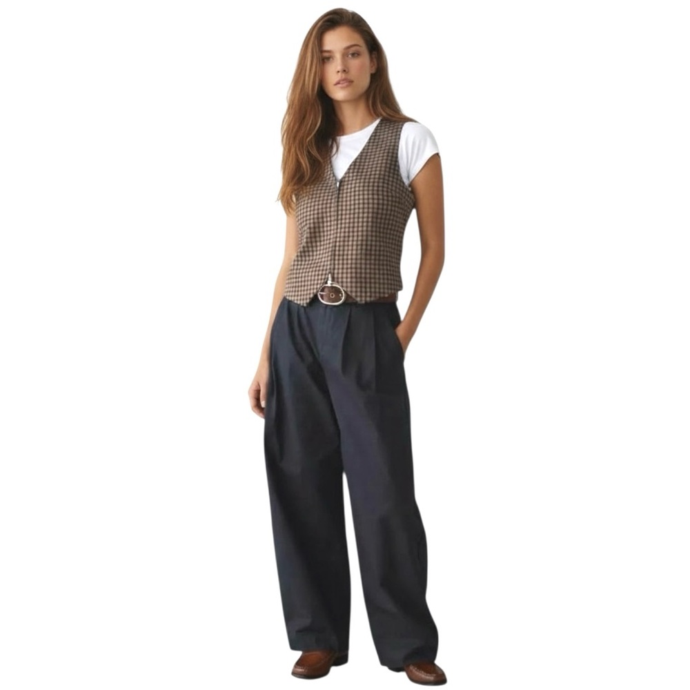 UO Adrian Twill Tailored Vest Top - Picture 12 of 12